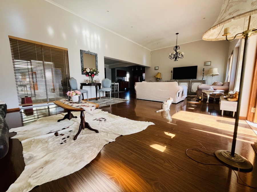 3 Bedroom Property for Sale in Sandbaai Western Cape
